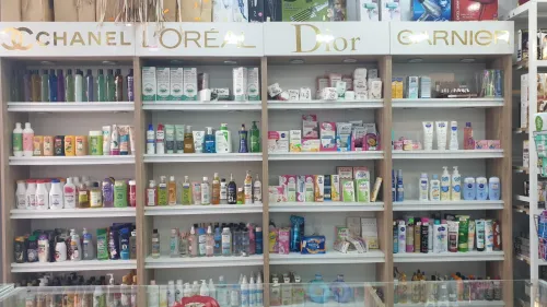 MEUBLE AMENAGEMENT POUR MAGASIN DE COSMETIQUE