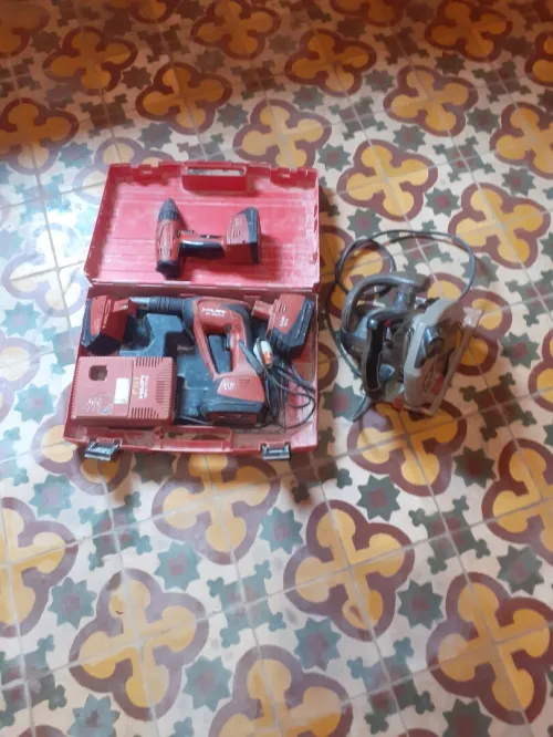 Visseuse et perceuse Hilti