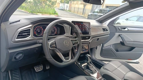 Volkswagen T-Roc 2025 R-Line + SONO ( BEATS )