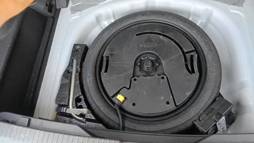 Volkswagen T-Roc 2025 R-Line + SONO ( BEATS )