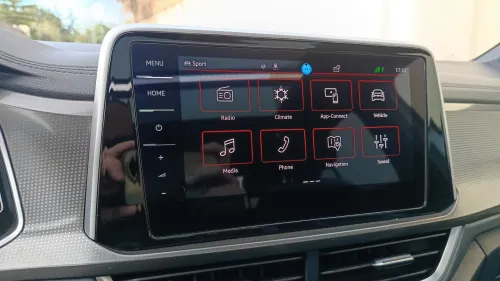 Volkswagen T-Roc 2025 R-Line + SONO ( BEATS )