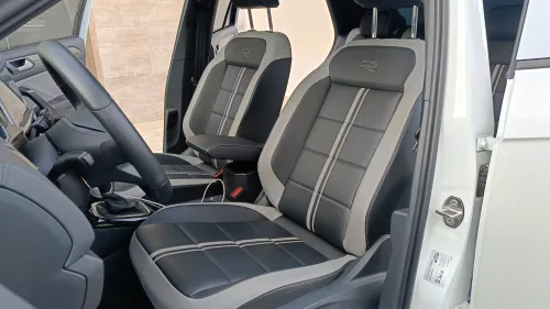 Volkswagen T-Roc 2025 R-Line + SONO ( BEATS )