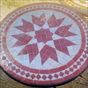 Tables en mosaïque traditionnelle