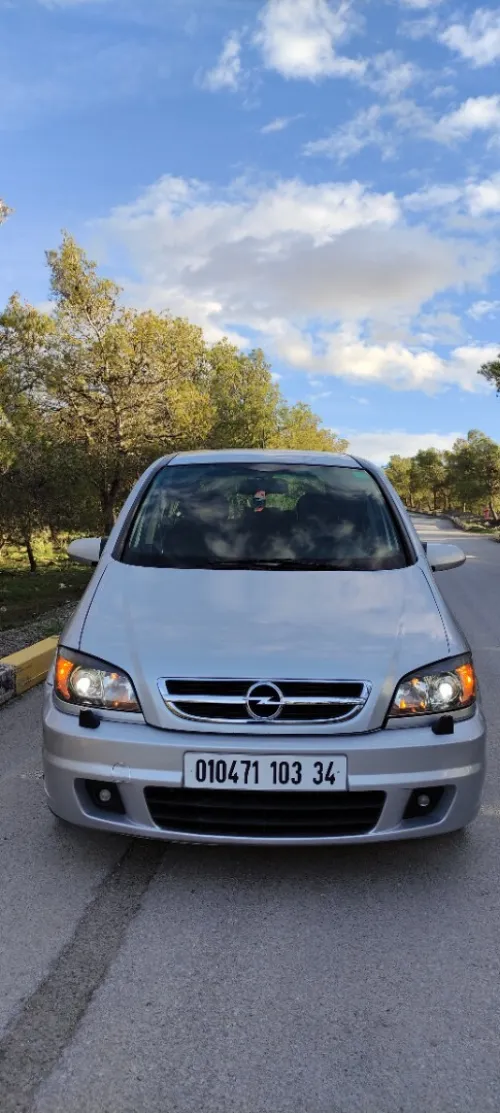 Opel Zafira 2003 Éditions
