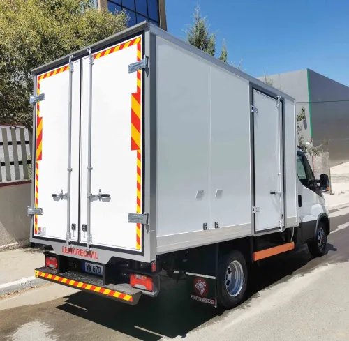 Fabrication de Conteneurs sur TIRSAM, JAC, HOWO, SHACMAN, HYUNDAI, KIA..