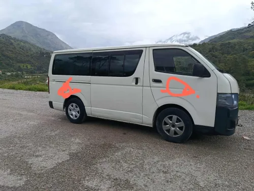 Toyota Hiace 2012