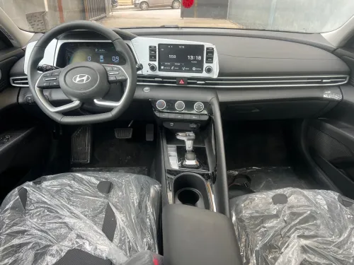 Hyundai Elantra 2025 Glx