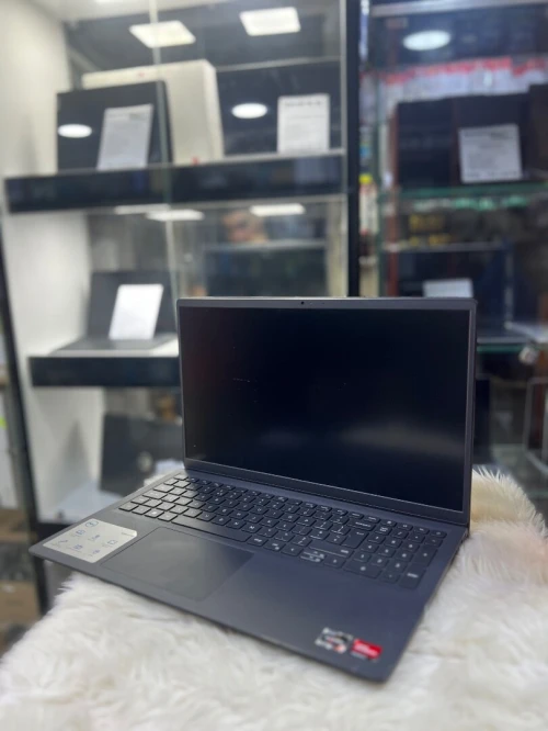 Dell Inspiron  32 G 1000 ssd