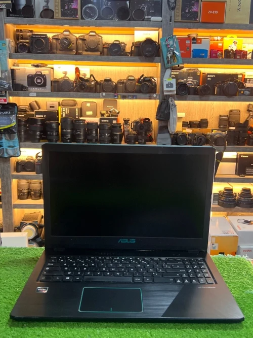 Asus R570z gamer