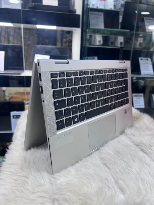 Hp elite book 830 G7  convertible 