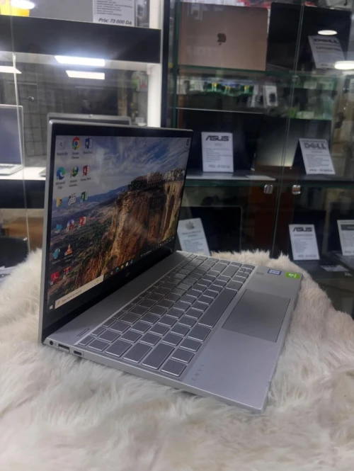 HP Envy 13 i7 8 Gen 16 Gb ram 1 TB SSD nvme double carte graphique etat 10/10