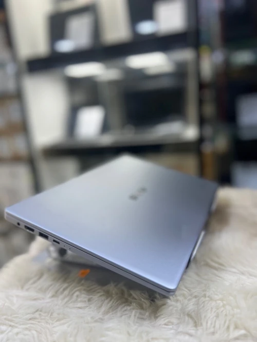 Asus vivobook 14