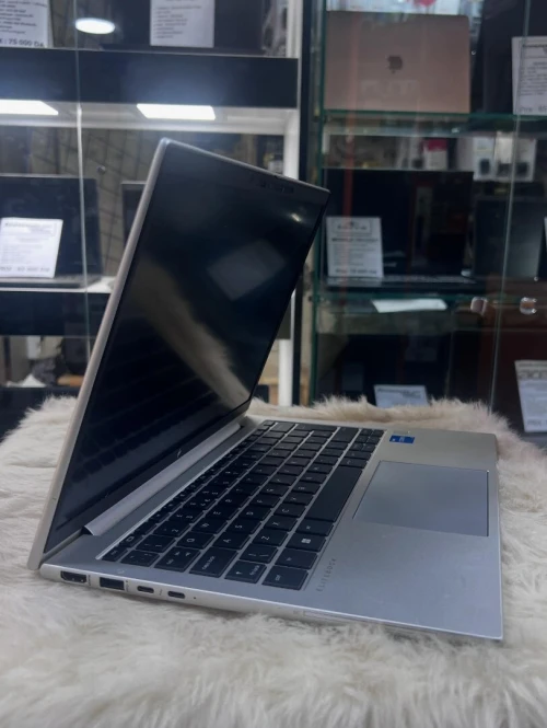 HP Elitebook 830 G10 i5 13 Gen 16/256 ssd etat 10/10