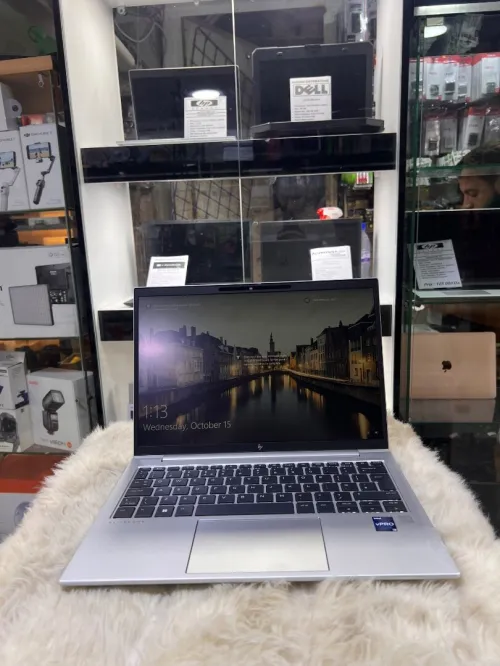 Hp elite book 830 G11 i7 13 eme 32 /1000s