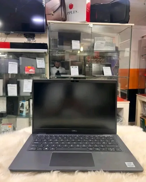 Dell latitude 7320 i5 10 gen 16 gb ram 256 ssd ecran 14 pouce FHD