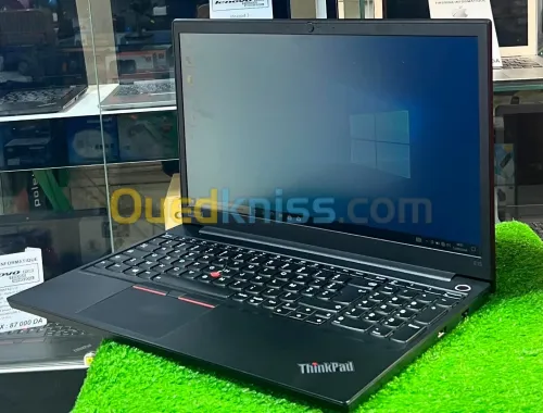 Thinkpad E15 i7 10 Gen 8 ram 256 ssd ecran 15 pouce FHD intel iris UHD etat 10/10