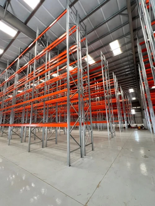 Aménagement de magasins, rayonnage et solutions de stockage sur mesure 