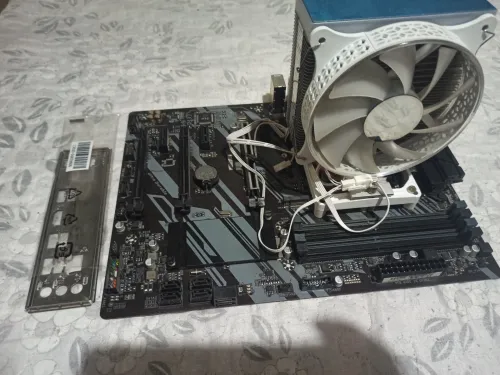 I5 9600k + z390ud