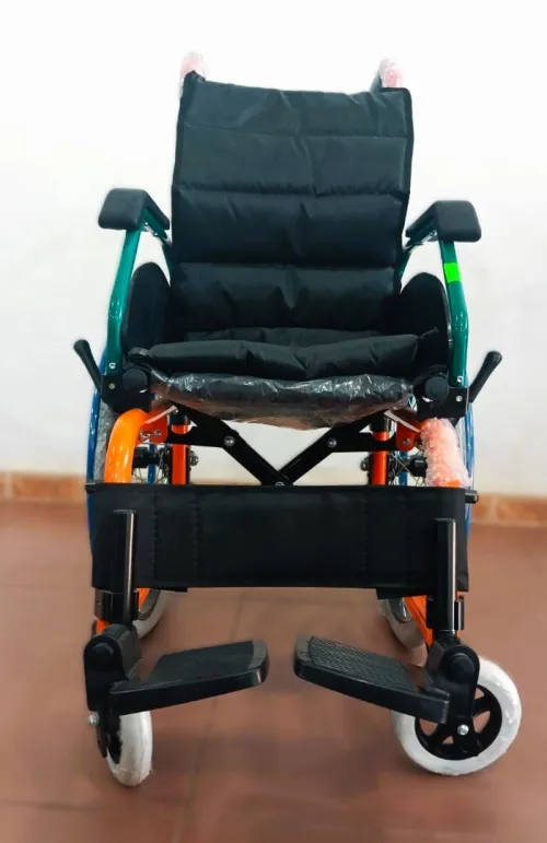 Fauteuil roulant pour enfant