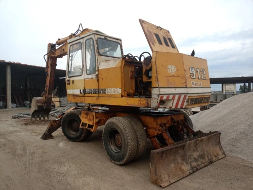 Liebherr 912 1985