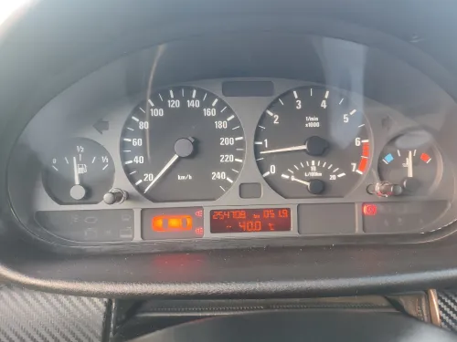 BMW Série 3 2000 Modern