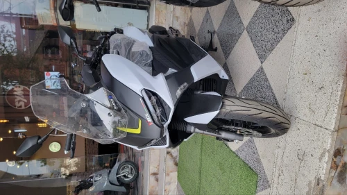 VMs Vmax 2025