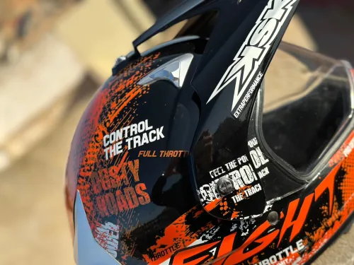 Caske moto marque ksk bonne état 