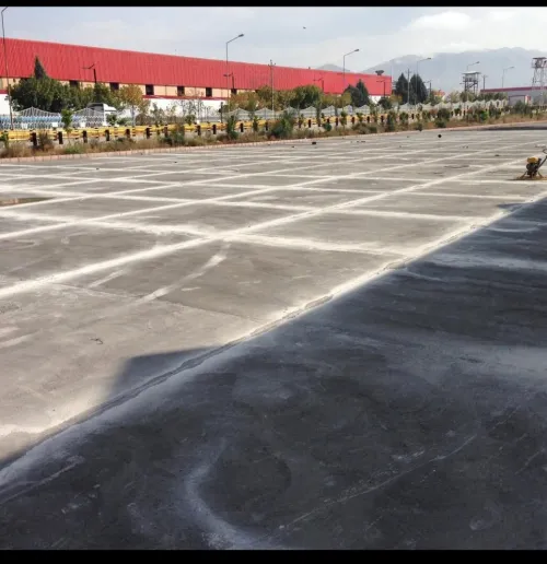 Réalisation d' une coulage de la Béton Dallage industriel Tallouchage mécanique pour Hélicoptère