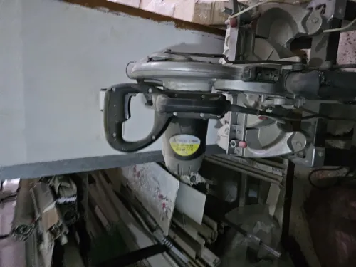 Matériel, munisier à l'aluminium. Épvc