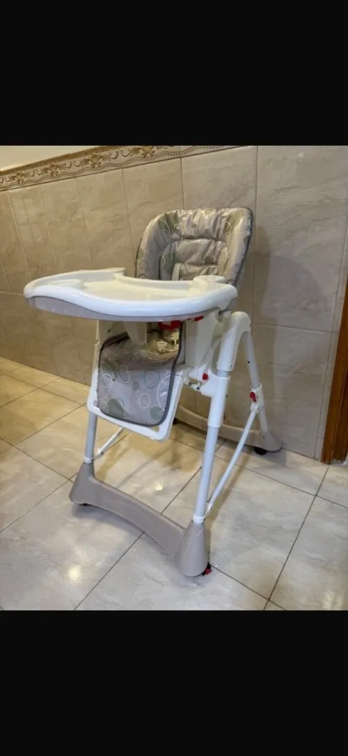 Lit bébé + commode chaise haute