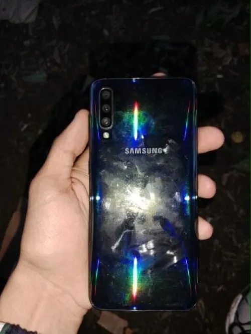 SAMSUNG A50