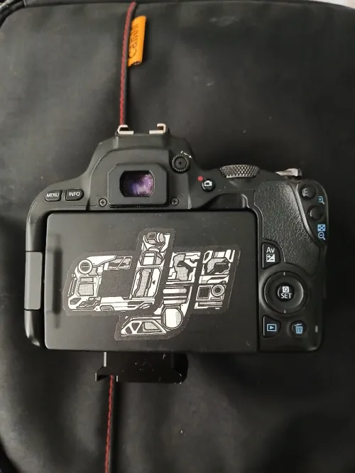 Canon EOS 200D