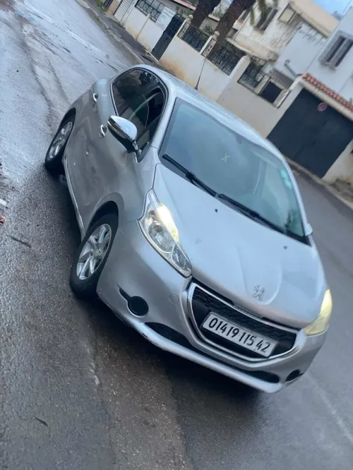 Peugeot 208 2015 Active Facelift
