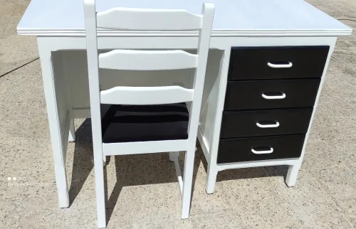 Bureau avec chaise