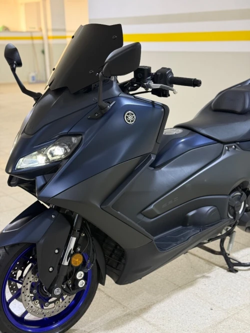 YAMAHA T max 2022