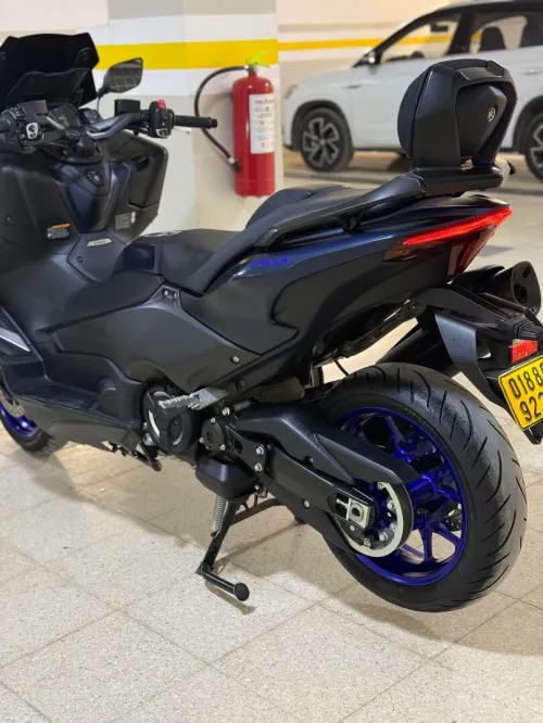 YAMAHA T max 2022
