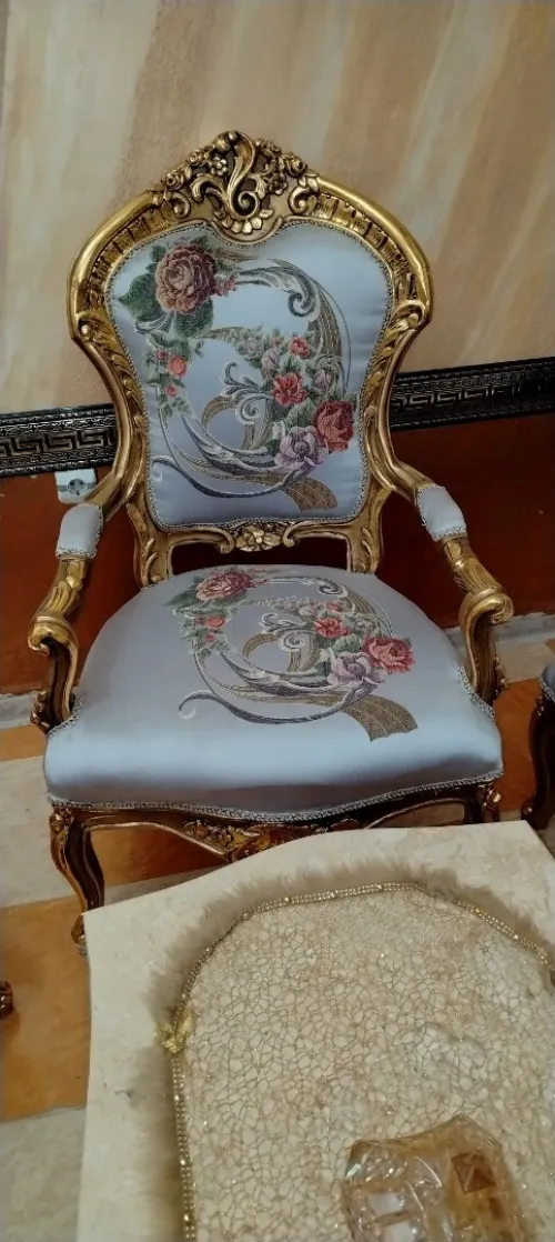 Royal Salon