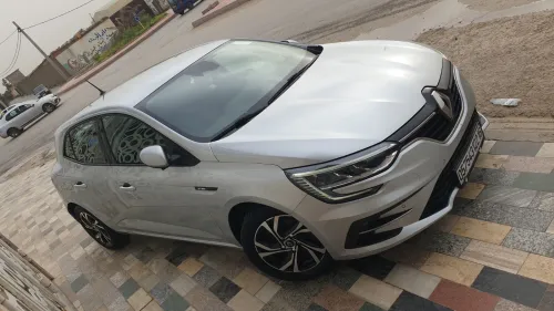 Renault Megane 4  2022 Itens