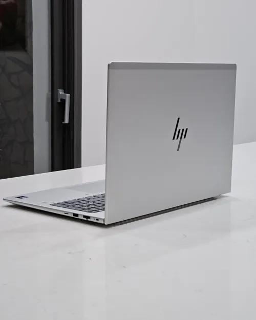 HP Elitebook G11 660