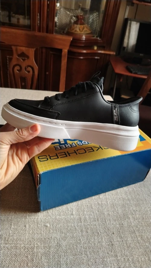 Skechers