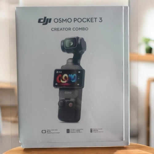 DJI OSMO POCKET 3 CREATOR COMBO - 4K 60 FPS - 2" OLED - MICRO SD - 4X ZOOM - CMOS - BLACK