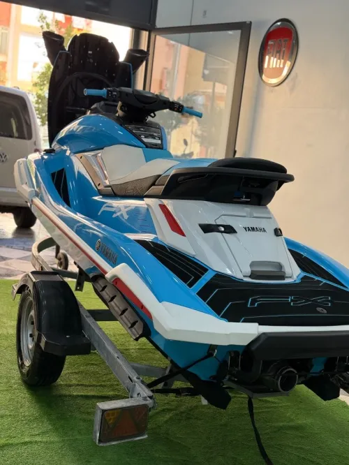 Jet ski