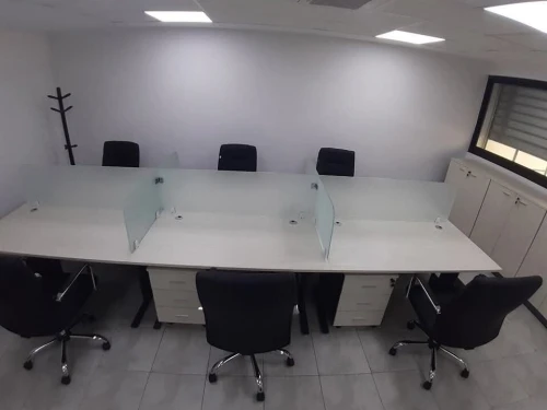 TABLE DE REUNION ET STATION DE TRAVAILLE