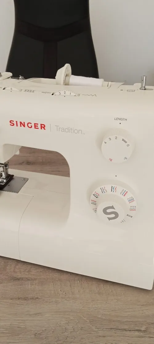 SINGER Tradition 2282