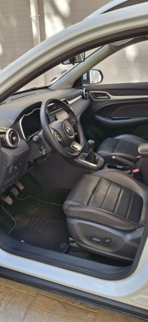 MG ZS 2023 Luxury