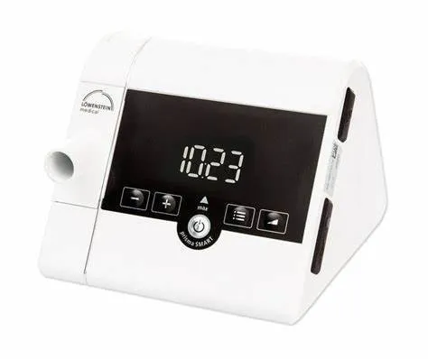 Appareil CPAP/APAP de la marque LOWENSTEIN Médical pour le traitement d'apnées du sommeil. جهاز سيباب لعلاج انقطاع التنفس اثناء النوم