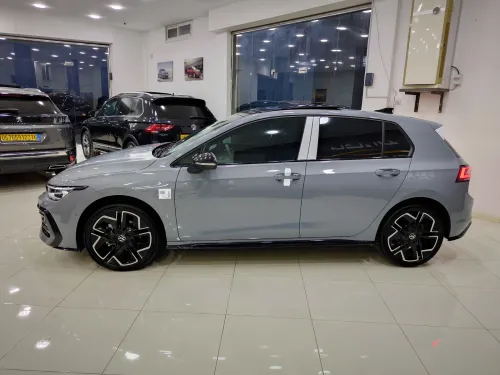 Volkswagen Golf 8 2025 R-Line