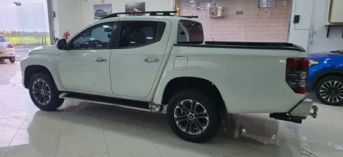 Mitsubishi L200 2022 Doube cabine Evolution