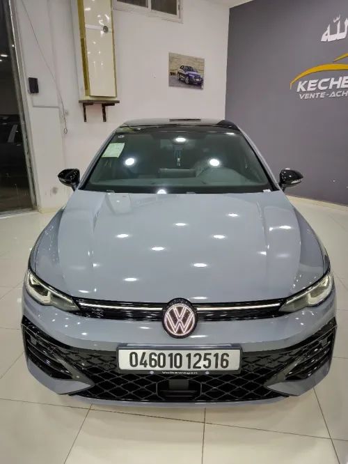 Volkswagen Golf 8 2025 R-Line