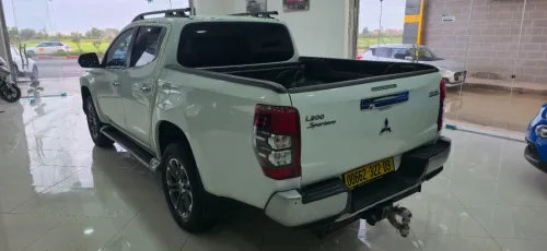 Mitsubishi L200 2022 Doube cabine Evolution